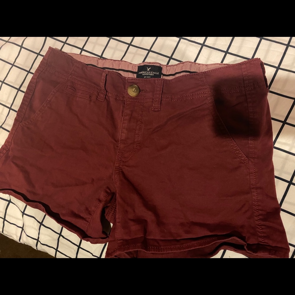 American eagle maroon shorts